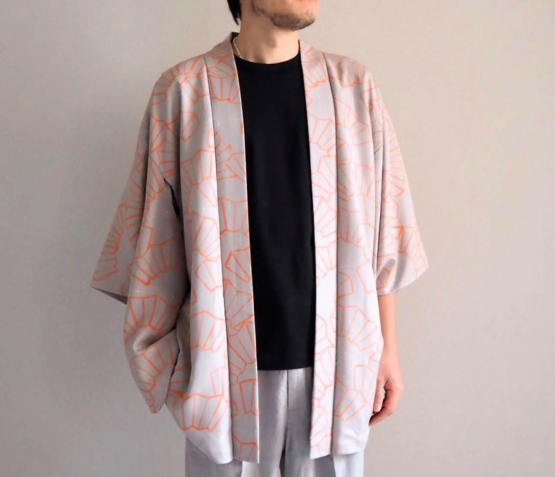 เสื้อแจ็คเก็ตฮาโอริทรงหลวมใส่สบาย Fashion Japan Unisex Haori สีเทาซีด+ส้ม - เสื้อแจ็คเก็ต - ผ้าไหม 