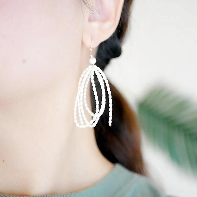 Freshwater pearl ribbon tassel that brings happiness Large earrings / Clip-On changed June birthstone - Earrings & Clip-ons - Gemstone 