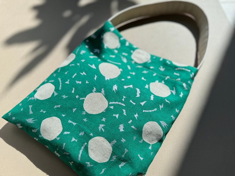 [Ready Stock] Walking bag. Japanese style shoulder handbag - Handbags & Totes - Cotton & Hemp Green