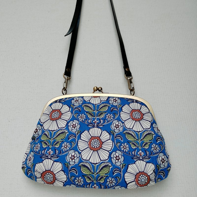 African geometric flower lover parent-child kiss lock bag bag - Messenger Bags & Sling Bags - Cotton & Hemp Blue