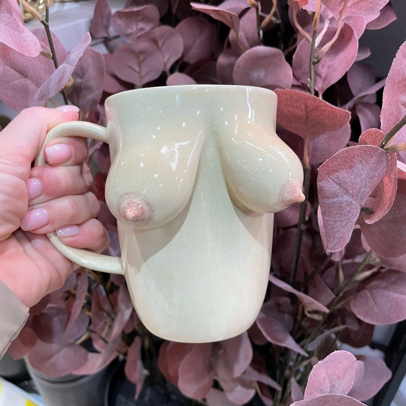 手工陶瓷咖啡杯－獨特的乳房設計有趣又富有藝術感的禮物 - 咖啡杯/馬克杯 - 陶 多色
