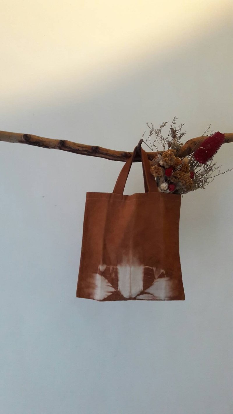 Free to stain isvara handmade grass dyed to travel series micro adventure cotton Reuse bag - Messenger Bags & Sling Bags - Paper Orange
