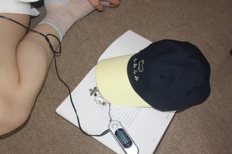 humi humi two tone ball cap(navy/yellow) - 帽子 - 棉．麻 藍色