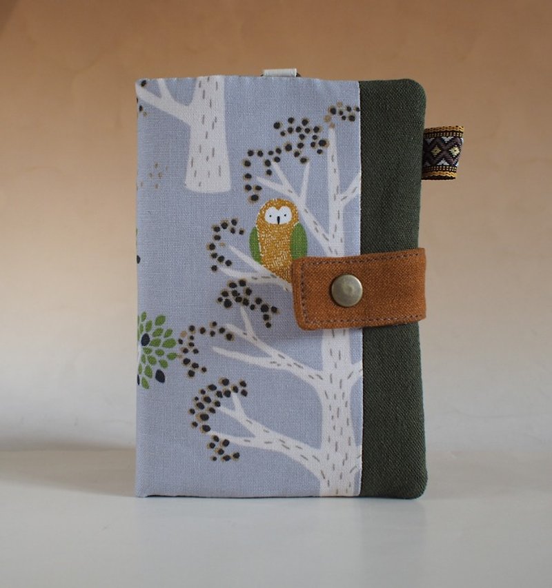 Multifunctional passport holder/long cloth holder*Owl in the forest* - ที่เก็บพาสปอร์ต - ผ้าฝ้าย/ผ้าลินิน 
