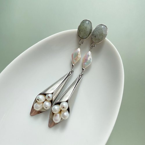 Lunka Handmade Accessories Calla lily earrings ピアス/イヤリング