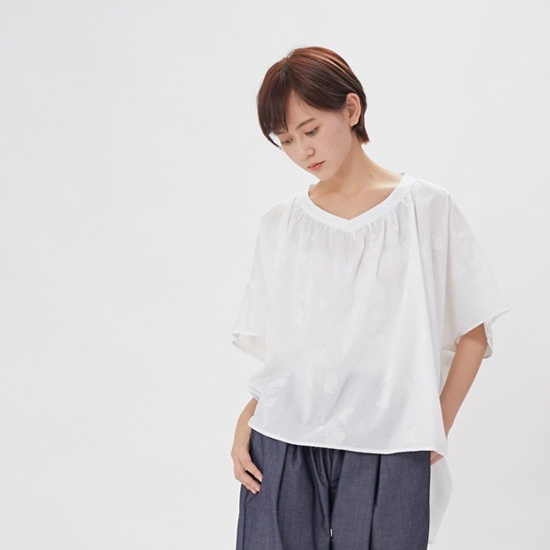 Honey V Neck Butterfly Print Light Cotton Top - เสื้อผู้หญิง - ผ้าฝ้าย/ผ้าลินิน ขาว
