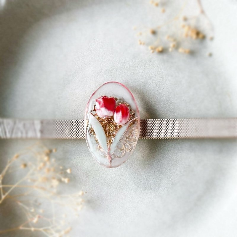 チューリップのブローチ 春におすすめ　赤色 - ブローチ - プラスチック レッド