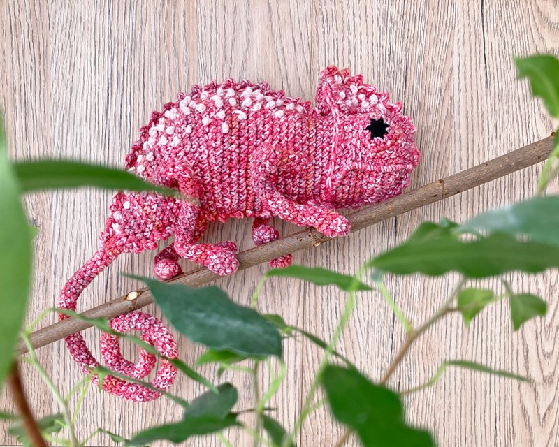 Crochet amigurumi chameleon, Red lizard, Crochet reptile decor - Kids' Toys - Cotton & Hemp Red