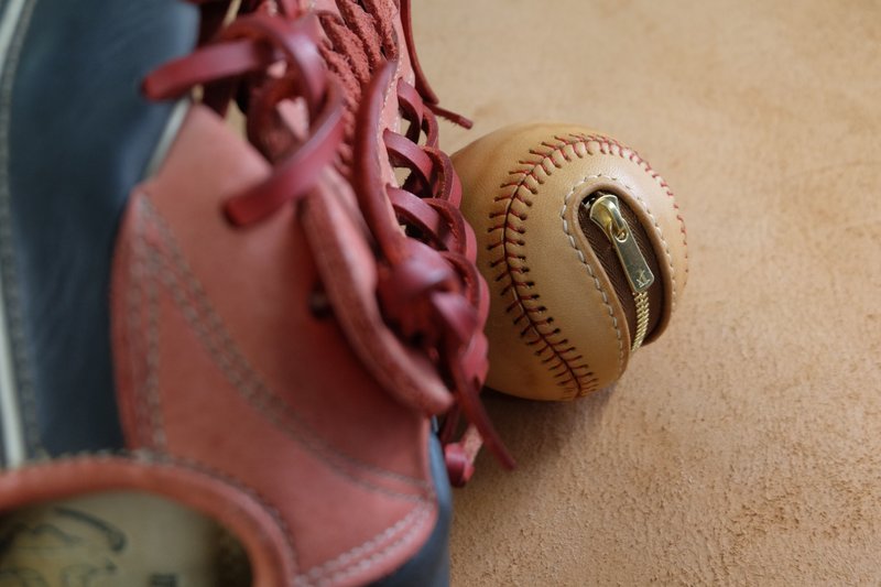 Baseball Coin Purse in Italian Vegetable Tanned Leather - Coin Purses - Genuine Leather Khaki