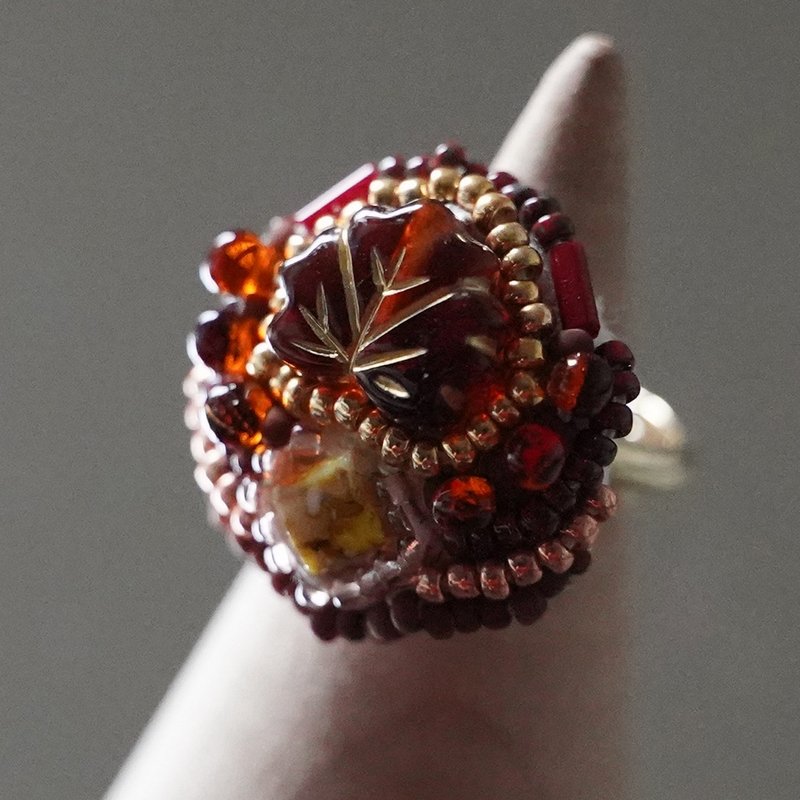 Chatty ring that can also be used to fasten a scarf 191 Free size beaded embroidery ring Brown oversized ring - General Rings - Plastic Brown