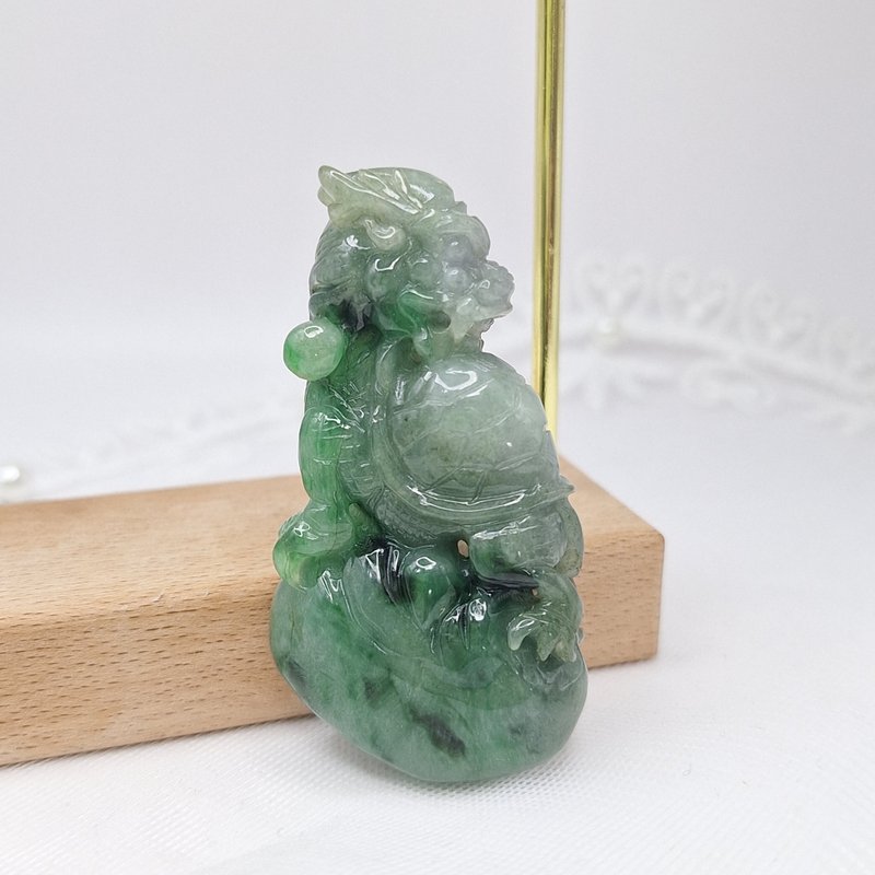 Warm spicy green hand-carved dragon turtle pendant | Natural Burmese jade A grade jade - สร้อยคอ - หยก 