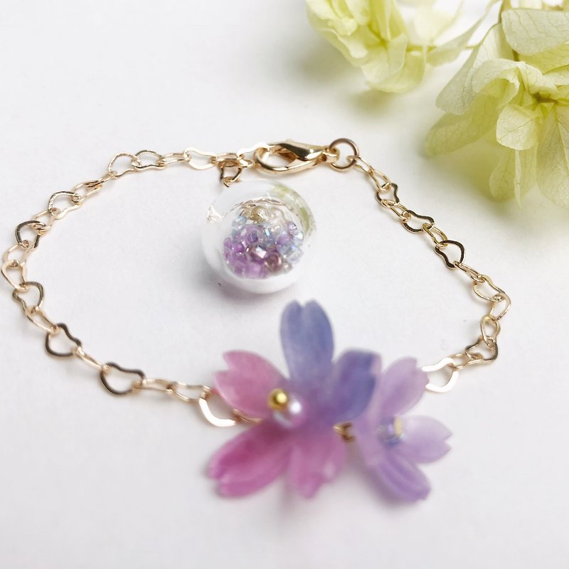 Sakura Crystal Bracelet Violet - สร้อยข้อมือ - วัสดุอื่นๆ 