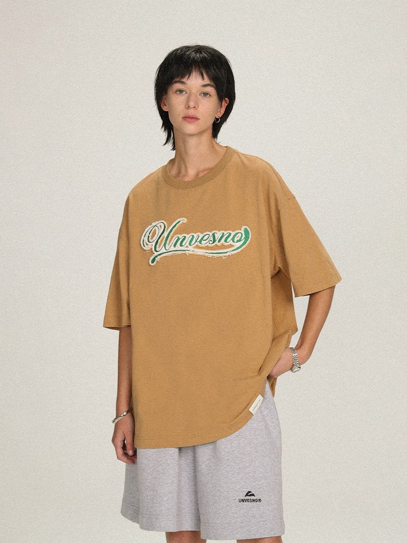 UNVENSO 雨晨 英文字母基礎短袖日系刺繡T恤純棉情侶夏裝SWS-1563 - 男 T 恤 - 棉．麻 咖啡色