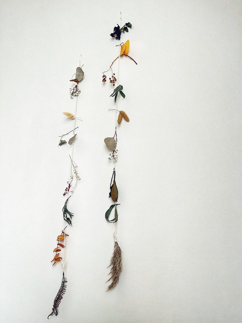 Mini dried flower wind chime, wildflower-style, staying seasonal - Items for Display - Plants & Flowers 