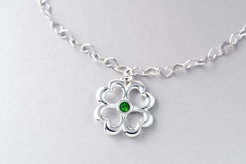 花朵系列 幸運四葉草 鏤空造型手鍊  (HBRJA1000B-2) - 手鍊/手環 - 銀 銀色