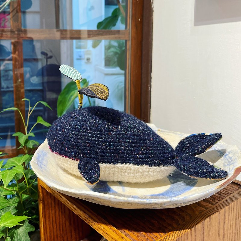 かぎ針編みのクジラ - 置物 - ウール ブルー