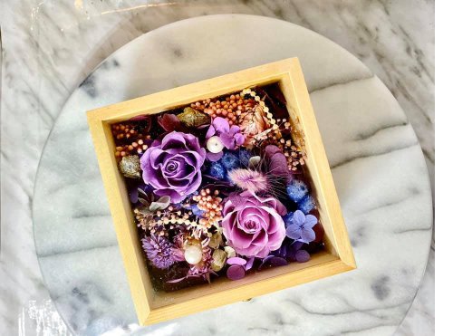 Teresa’s Floral Design 永生玫瑰玻璃木盒