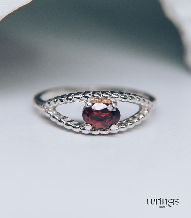 Dainty Oval Garnet Evil Eye Silver Engagement Ring Beaded Style - แหวนทั่วไป - เงิน 