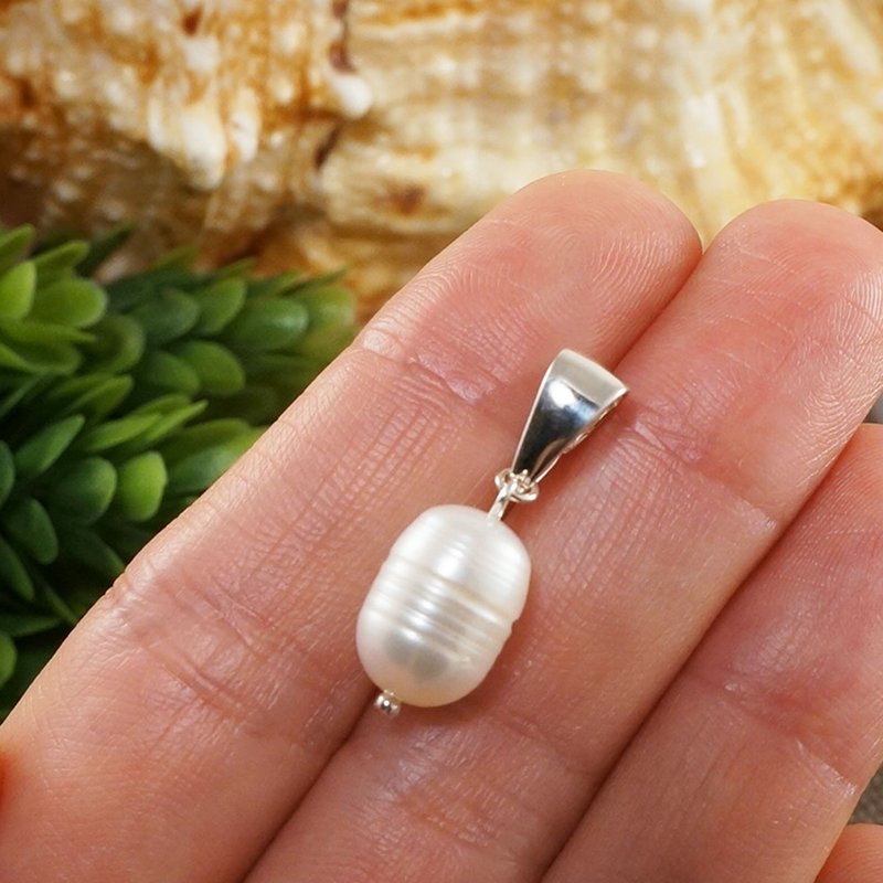 White Pearl Charm Sterling Silver Minimalist Pearl Charm Pendant Woman Jewelry - 項鍊 - 珍珠 白色