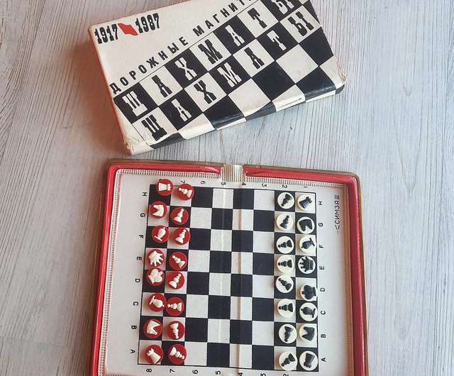 Soviet offers pocket chess SIMZA