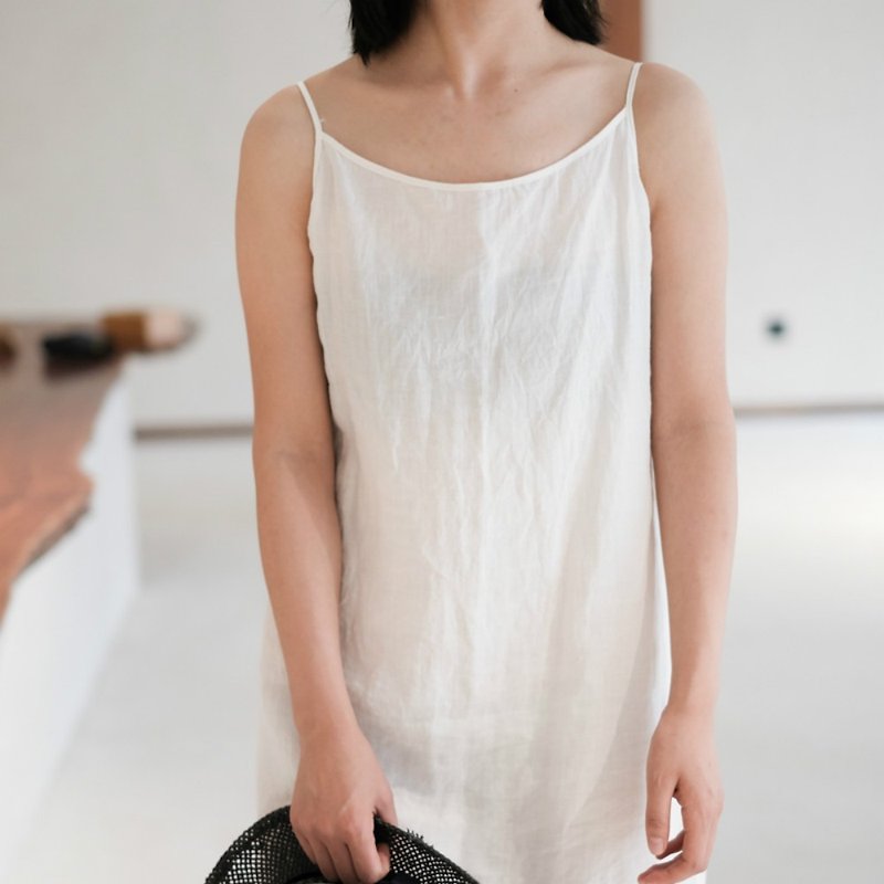 Gardenia white summer | in the rain to take a simple Linen dress natural cotton Linen sling minimalist dress - ชุดเดรส - ผ้าฝ้าย/ผ้าลินิน ขาว