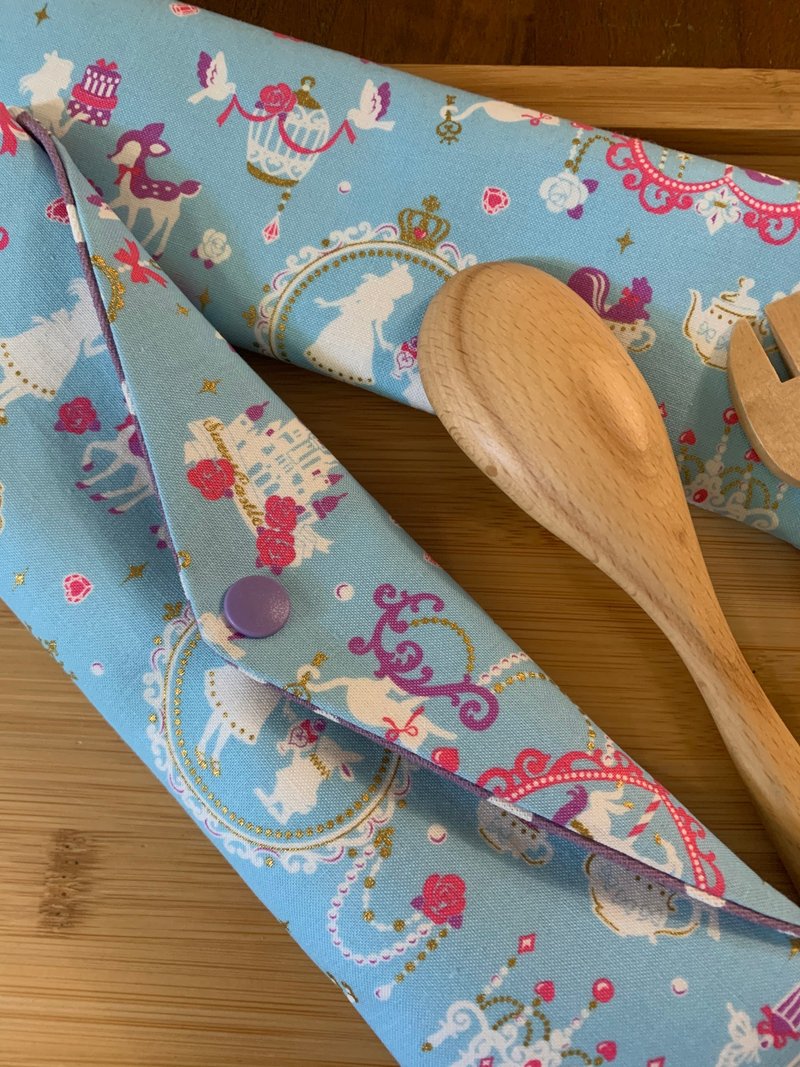 Wenqingfeng environmentally friendly pure cotton chopstick bag Dreaming of Alice Passionate Blue Japanese trendy goods storage handmade meal - กล่องเก็บของ - ผ้าฝ้าย/ผ้าลินิน สีน้ำเงิน