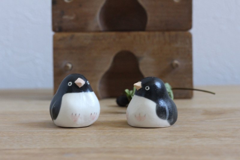 Adelie penguin  * Order production - ของวางตกแต่ง - ดินเผา สีดำ
