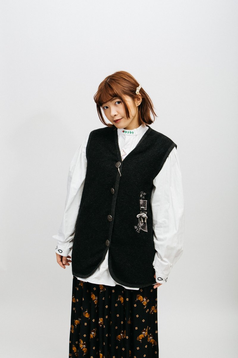 Tyrolean wool vest tyrolean vest vintage [First Love Sales Shop] Vintage F084 - เสื้อกั๊กผู้ชาย - ขนแกะ 