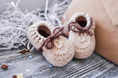 Karapuzzy 繫帶嬰兒鞋 嬰兒鞋 學步鞋 贈送帶鞋帶的溫暖嬰兒短靴米色軟皮