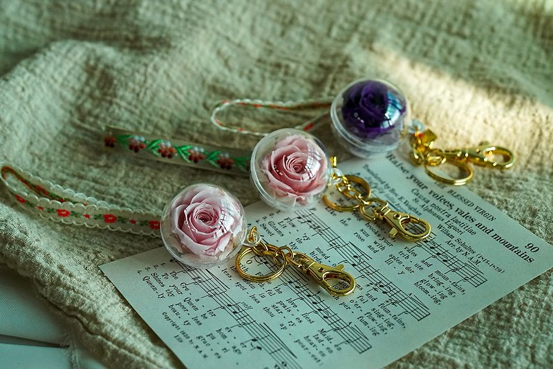 Custom-made flower key ring flower ball key ring optional color graduation gift Mid-Autumn Festival Christmas - Dried Flowers & Bouquets - Plants & Flowers Multicolor