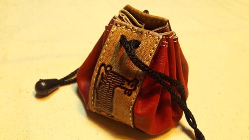 Leather feel beam port small purse - leather totem mark - Crimson - กระเป๋าสตางค์ - วัสดุอื่นๆ หลากหลายสี