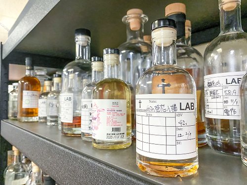 Holy distillery 1人成團 /合力酒廠導覽體驗/ 品飲威士忌、琴酒、梅酒/ 平日限定