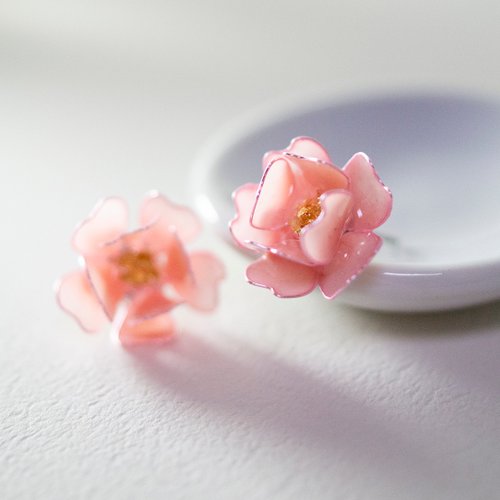 Veverka.studio 【客製化商品】桜-樹脂耳環 造花液 水晶花 樹脂花 UV膠