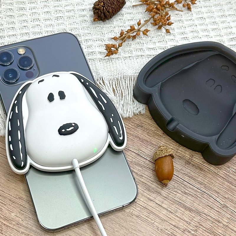 Snoopy 史努比 磁吸充電盤 15W 無線充電 經典大頭造型 附底座 - 無線充電盤/板/座 - 其他材質 白色