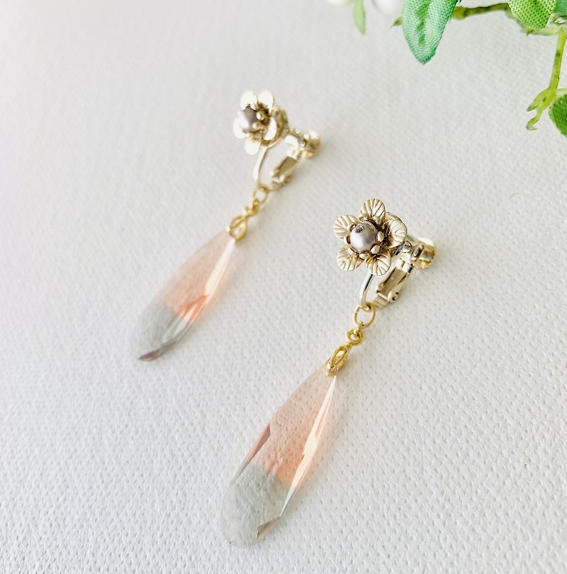Cherry Clip-On Spring drops [Spring drops: Sakura] - Earrings & Clip-ons - Other Metals Pink