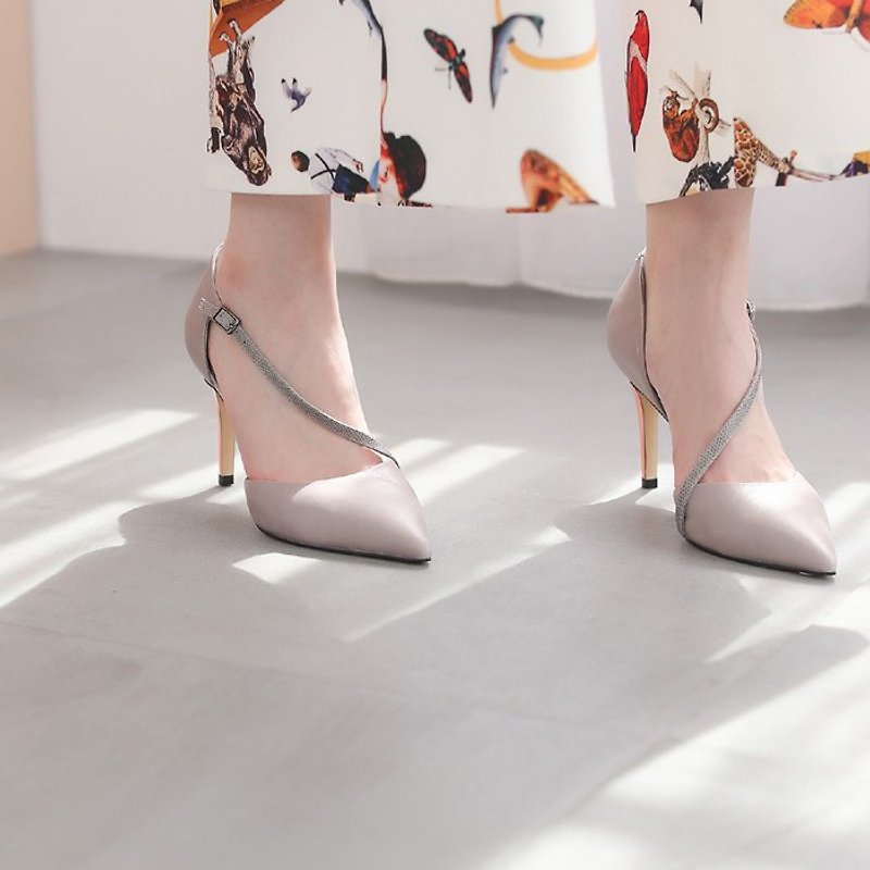 Oblique fine wire tip leather fine high heels gray powder stitching serpentine - รองเท้าส้นสูง - หนังแท้ สึชมพู