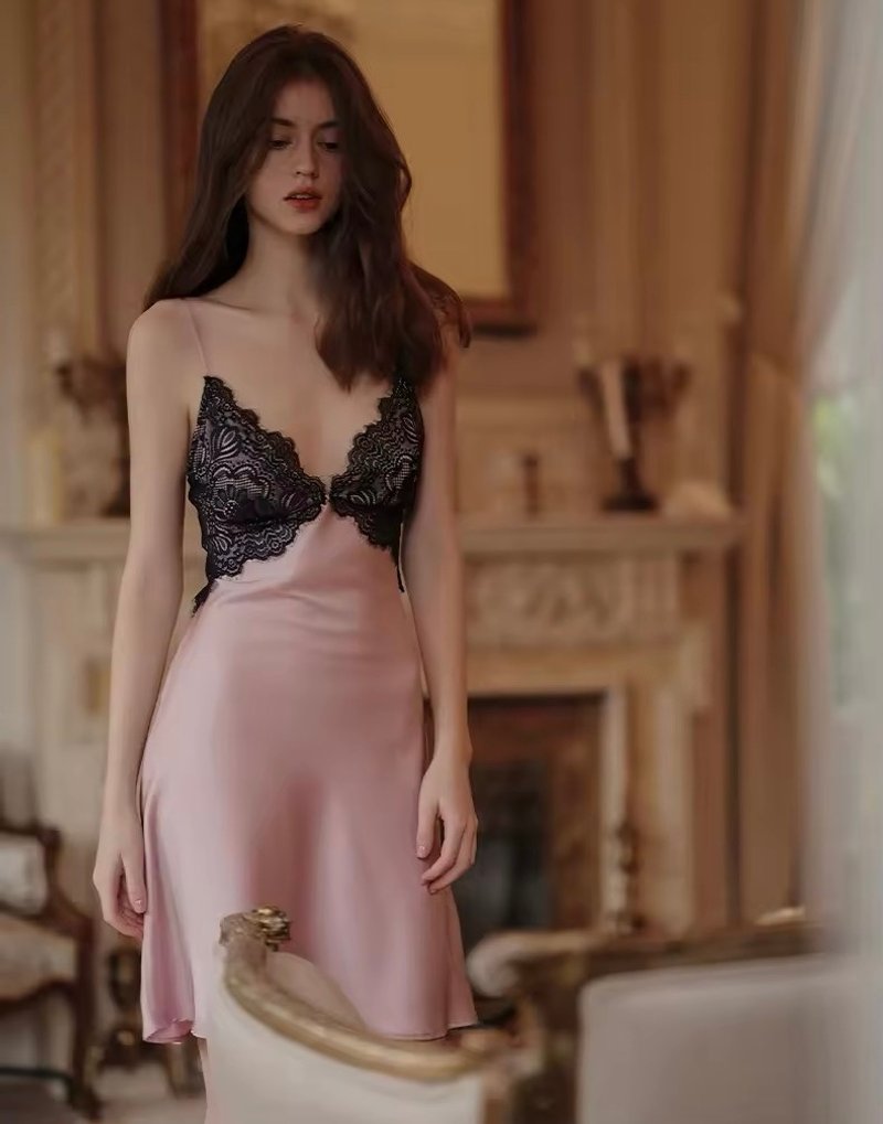 mini dress satin backless with lace Nightdress - ชุดนอน/ชุดอยู่บ้าน - วัสดุอื่นๆ 