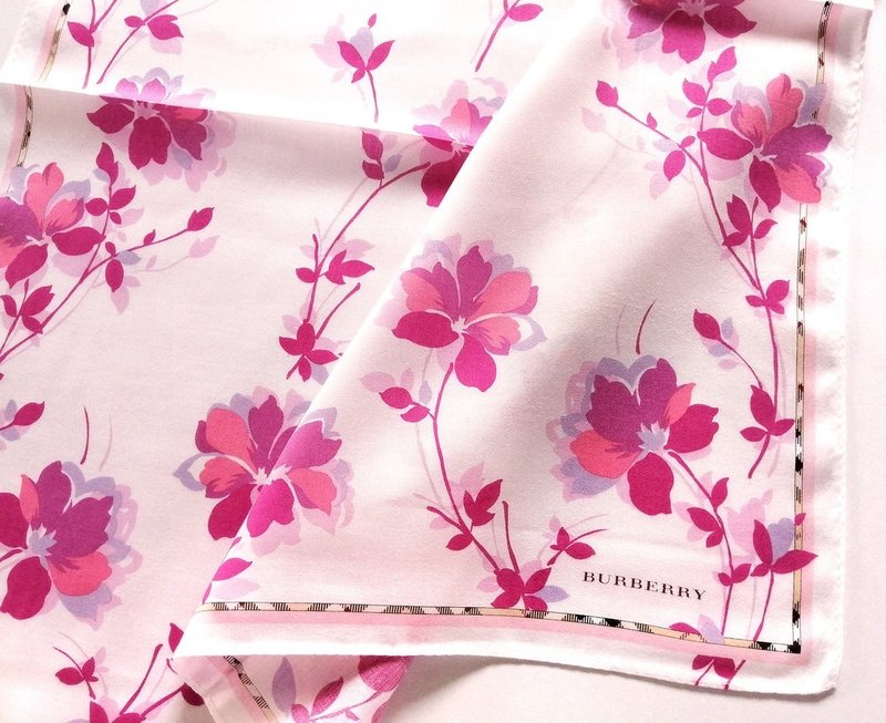 Vintage Burberry Sweet Scarf Pink Floral & Check Border 23 x 23 inches - 手帕 - 棉．麻 粉紅色