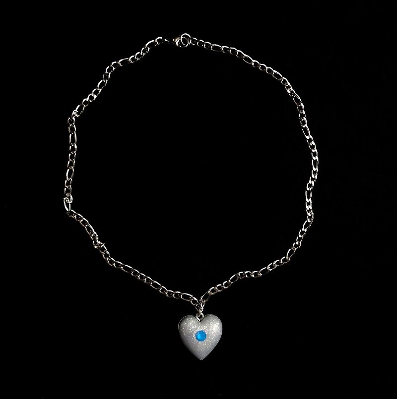 Soft Pottery Necklace Blue Silver Sparkling Heart Necklace - สร้อยคอ - ดินเผา สีเงิน