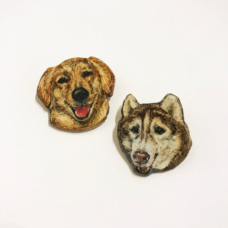 Customized white pottery brooch dog - เข็มกลัด - ดินเผา ขาว