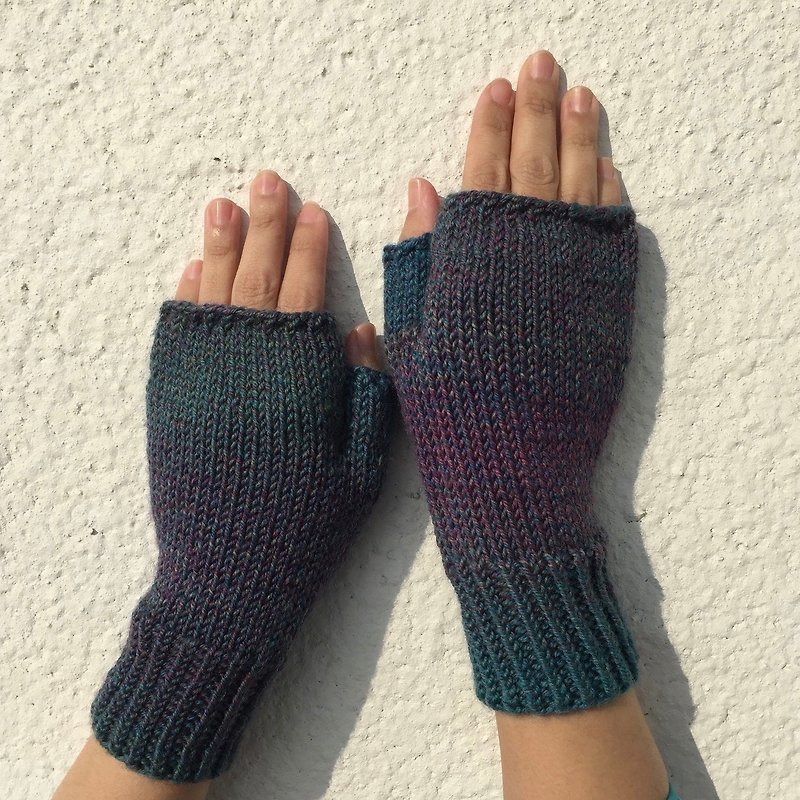 Xiao fabric - hand-woven woolen mittens gradient - Star - Gloves & Mittens - Wool Purple