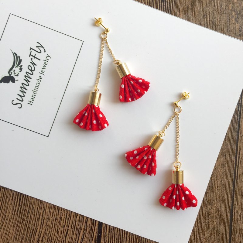 [Can] change the ear clip and wind Japanese folding fan cloth ❤️ ❤️ red bell tassel earrings earrings long section of the round little ears pierced ear hook line No birthday gift exchange - ต่างหู - ผ้าฝ้าย/ผ้าลินิน สีแดง