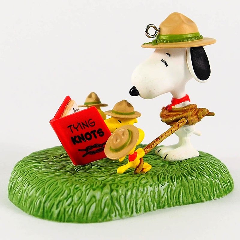 Snoopy吊飾-繩結訓練【Hallmark-Peanuts史努比 吊飾】 - 玩偶/公仔 - 其他材質 綠色