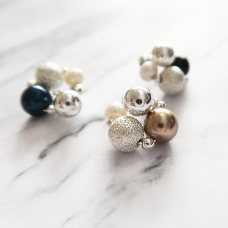 925 sterling silver round wish three-color pearl crystal cotton pearl black agate earring Clip-On pair - ต่างหู - เงินแท้ หลากหลายสี