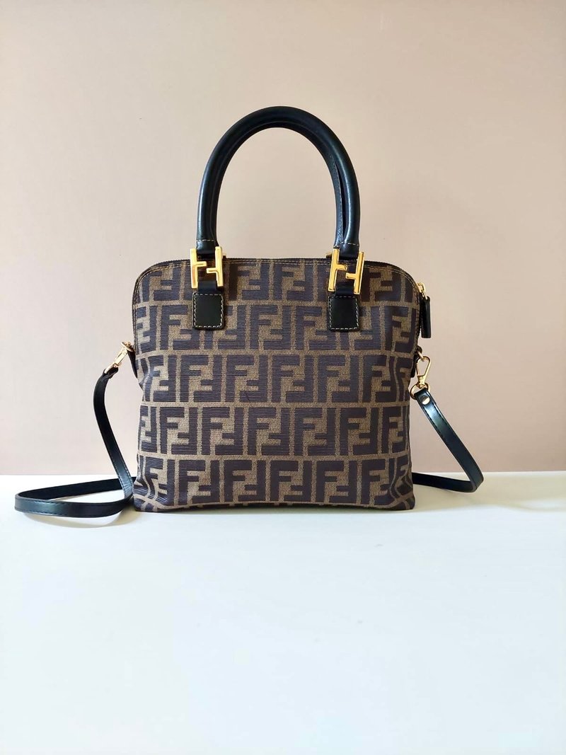 [LA LUNE] Rare second-hand FENDI shell brown presbyopic one-shoulder side crossbody small handbag - กระเป๋าแมสเซนเจอร์ - หนังแท้ สีดำ