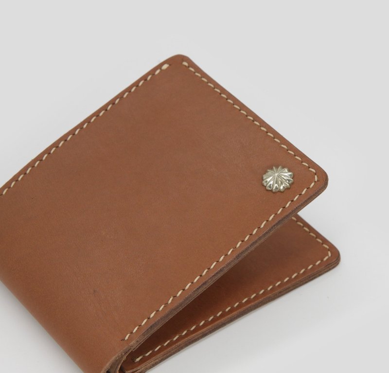 皮革diy材料包/完成品 銀釘短夾 簡約錢包 客製禮物 免費刻字 - 皮件/皮革 - 真皮 