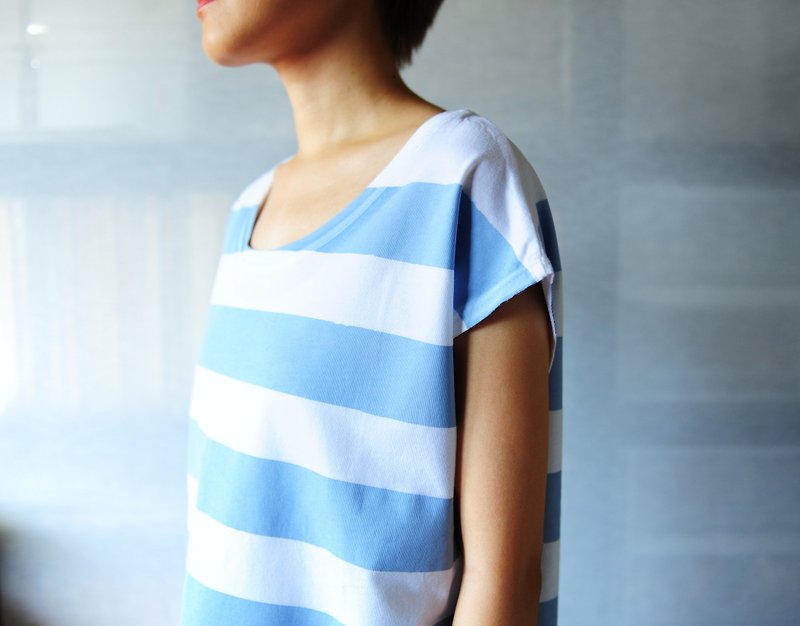 jainjain handprint tshirt blue and gray (with long sleeves version) - เสื้อยืดผู้หญิง - ผ้าฝ้าย/ผ้าลินิน สีน้ำเงิน
