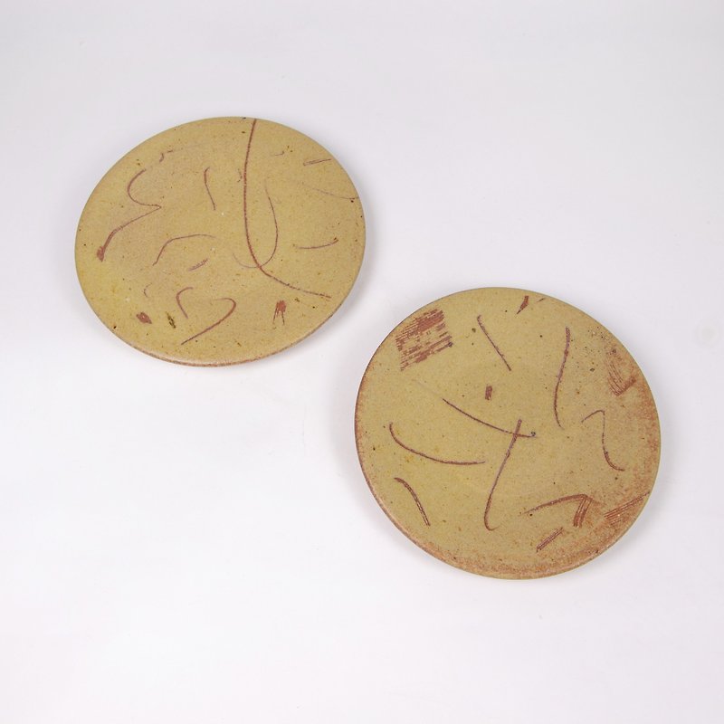 Mingya Kiln l Grey glaze hand-painted needle pattern small dish - จานเล็ก - ดินเผา สีกากี