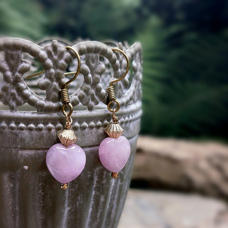 Happy Glowing Stone Earrings | Cat's Eye Kunzite | One product, one shot | - ต่างหู - คริสตัล 