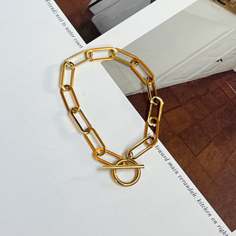 Surgical Stainless Steel Mantel bracelet Gift Box - 手鍊/手環 - 其他金屬 金色
